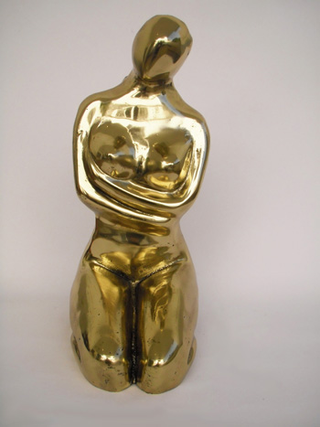 Escultura feminina em fundi&ccedil;&atilde;o de Bronze . Altura: 49 cm