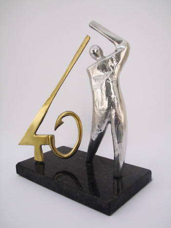 Trof&eacute;u em fundi&ccedil;&atilde;o de alum&iacute;nio e fundi&ccedil;&atilde;o de lat&atilde;o com base de granito preto. 